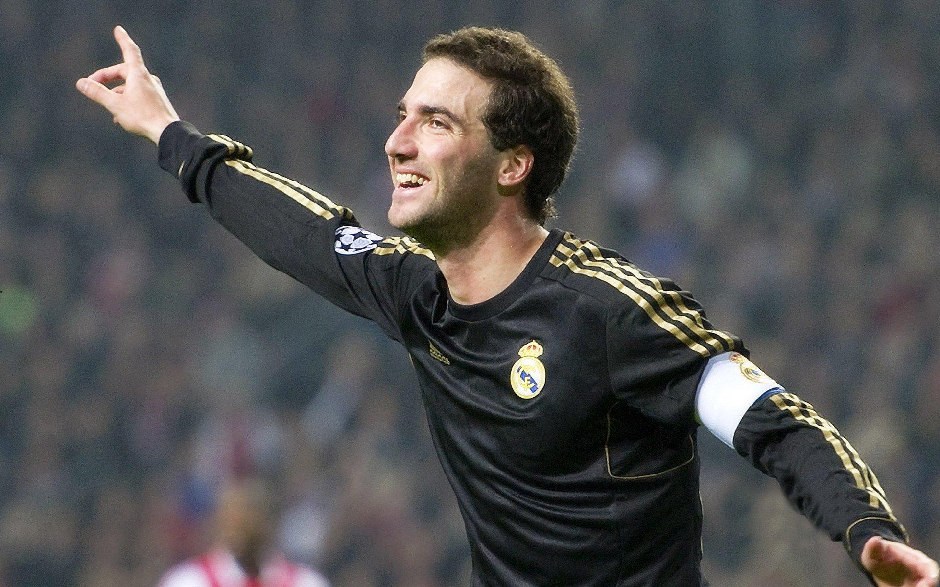 罗马诺独家揭秘，奥纳纳薪资超越曼联时期，已成队内顶薪核心